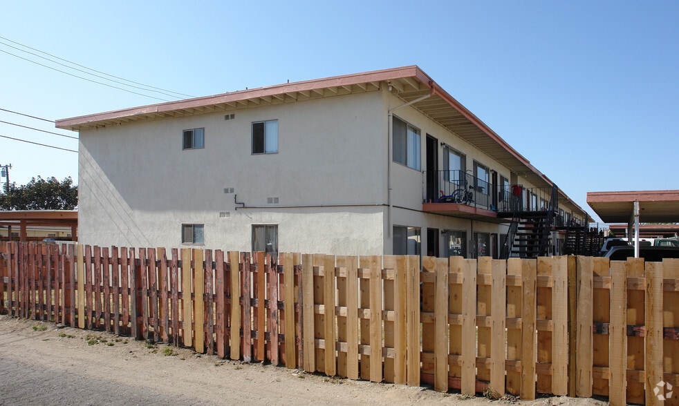450 Hill St, Oxnard, CA for sale - Building Photo - Image 3 of 6