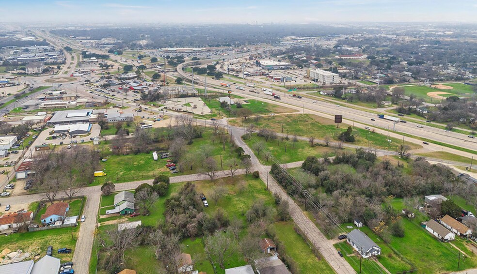 0.80 - 1.7 +/- Acres on Circle Rd, Waco, TX for sale - Aerial - Image 2 of 3