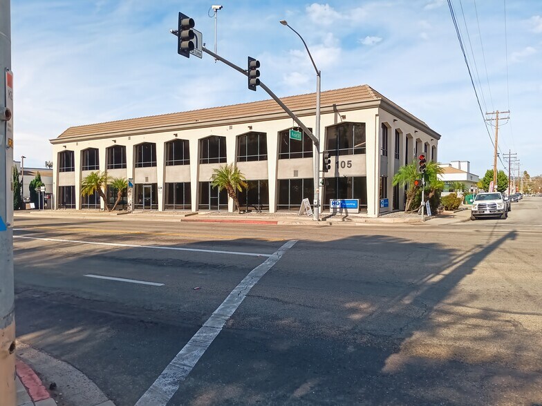 105 N Rose St, Escondido, CA à louer - Photo du bâtiment - Image 3 de 11