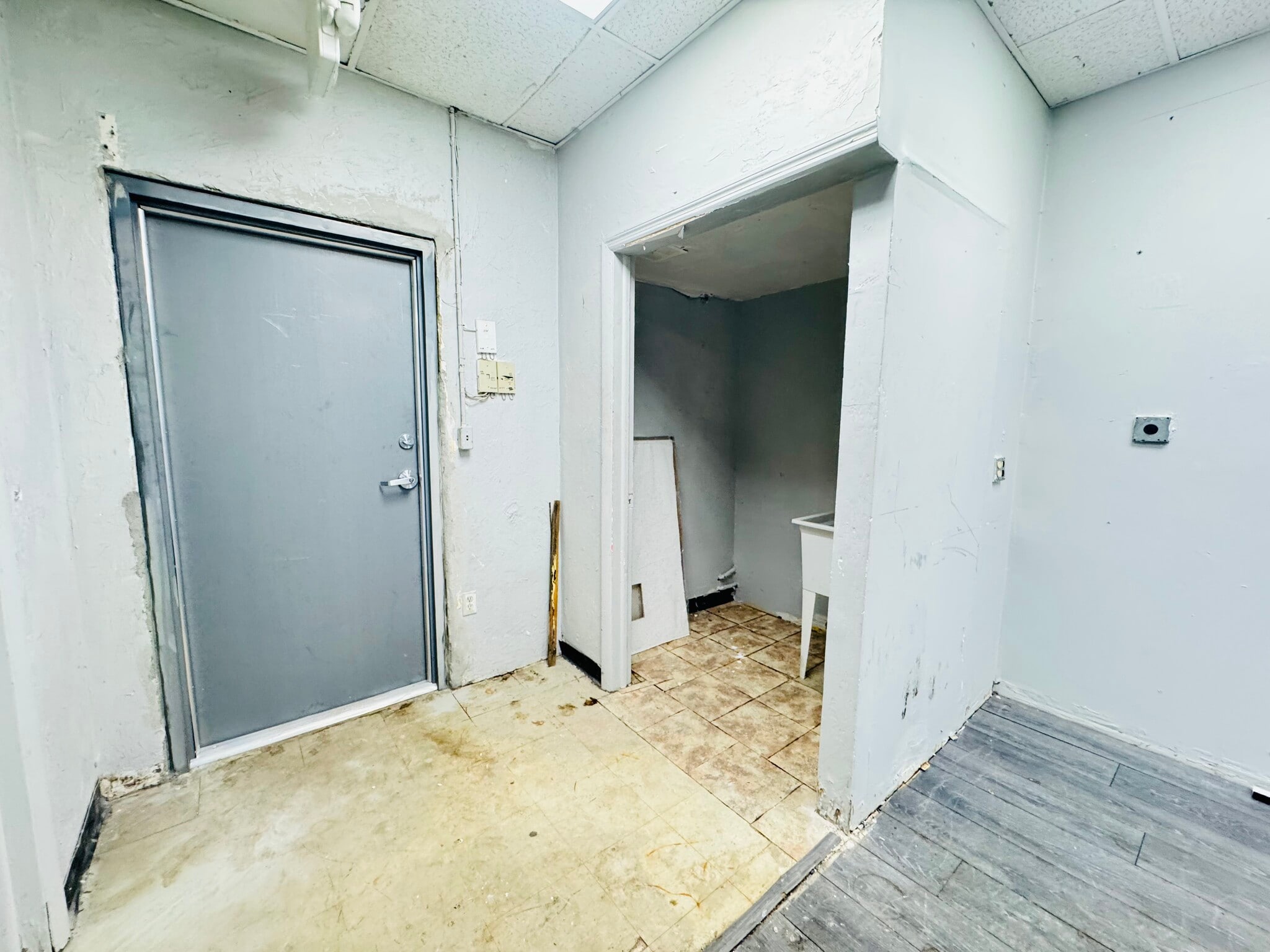 7331-7399 Davie Rd, Davie, FL for lease Interior Photo- Image 1 of 7