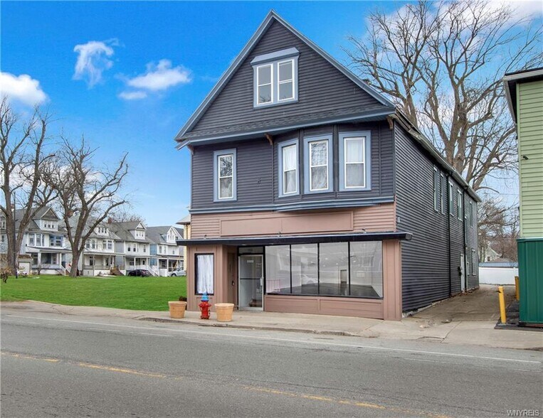 2322 Seneca St, Buffalo, NY à vendre - Photo principale - Image 1 de 2