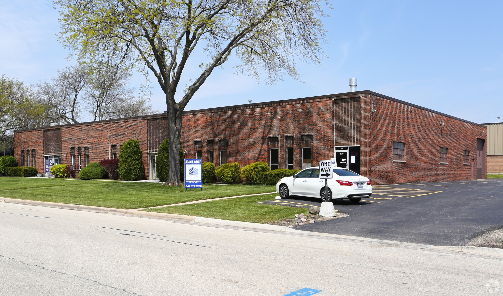 208-216 W University Dr, Arlington Heights, IL for lease Primary Photo- Image 1 of 10