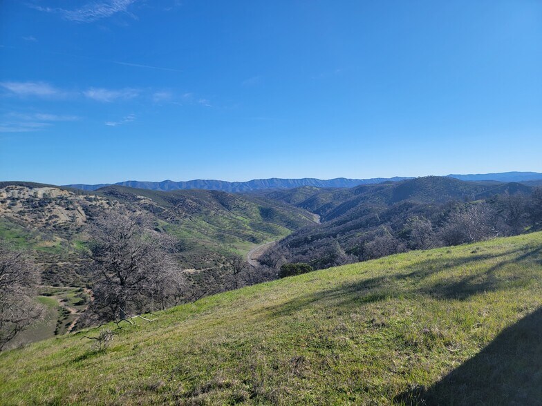 25156 State Highway 20, Clearlake Oaks, CA à vendre - Photo du bâtiment - Image 2 de 15