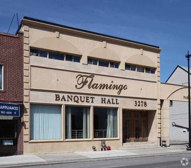 3276-3278 Dundas St W, Toronto, ON à louer - Photo du bâtiment - Image 2 de 5