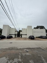 3508-3514 Lake St, Houston, TX à louer Photo du bâtiment- Image 1 de 19