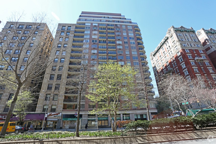 250 W 90th St, New York, NY for lease - Building Photo - Image 2 of 7