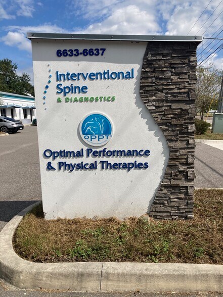 6637 Gunn Hwy, Tampa, FL à louer - Photo du bâtiment - Image 2 de 27