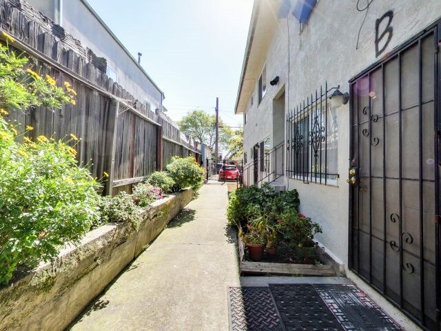 Plus de détails pour 2120 E 22nd St, Oakland, CA - Multi-résidentiel à vendre