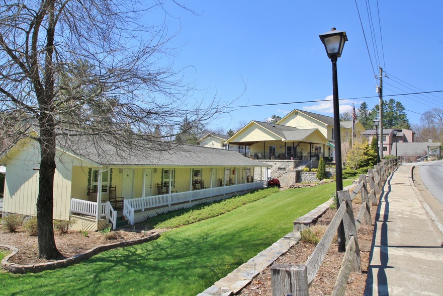 671 Main St, Blowing Rock, NC for sale - Primary Photo - Image 1 of 1