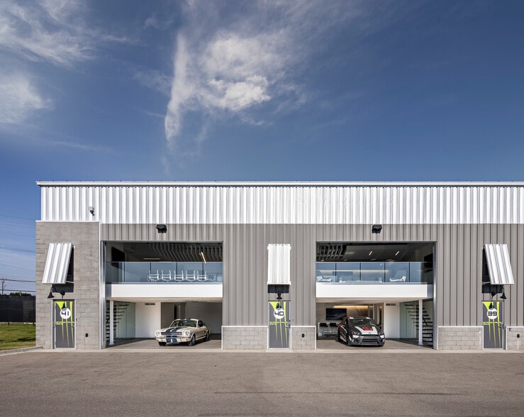 40-41 Straightaway Dr, Pontiac, MI for sale - Building Photo - Image 1 of 25