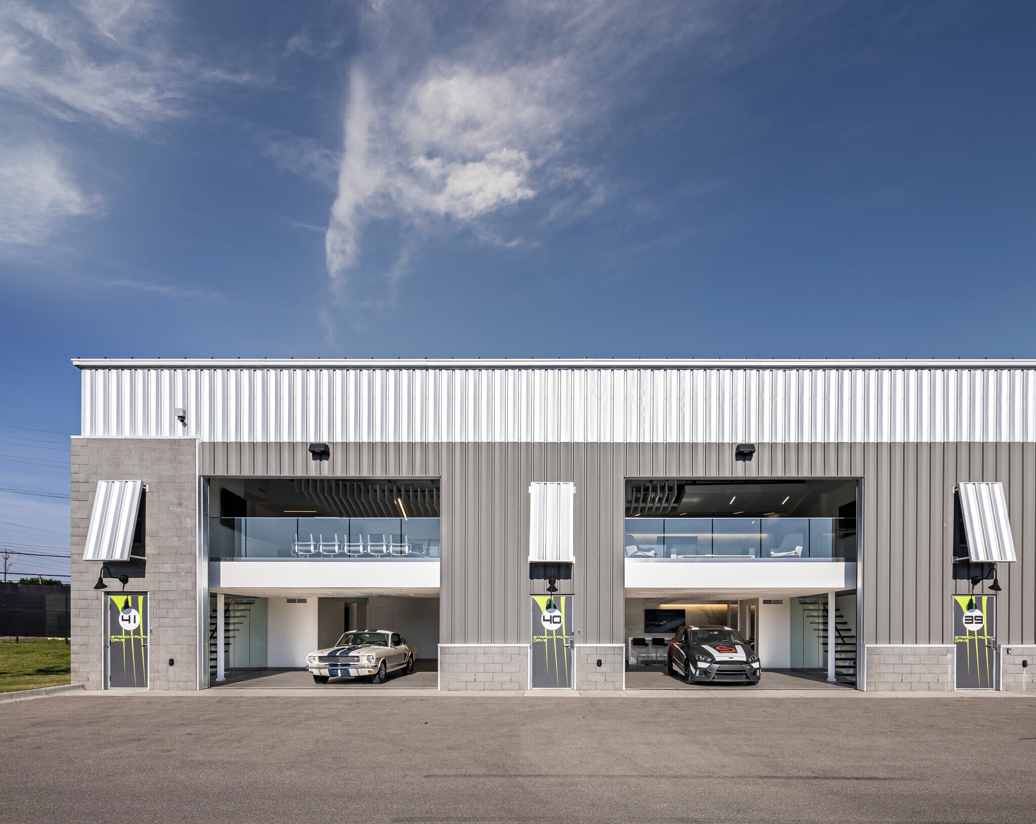 40-41 Straightaway Dr, Pontiac, MI à vendre Photo du bâtiment- Image 1 de 26