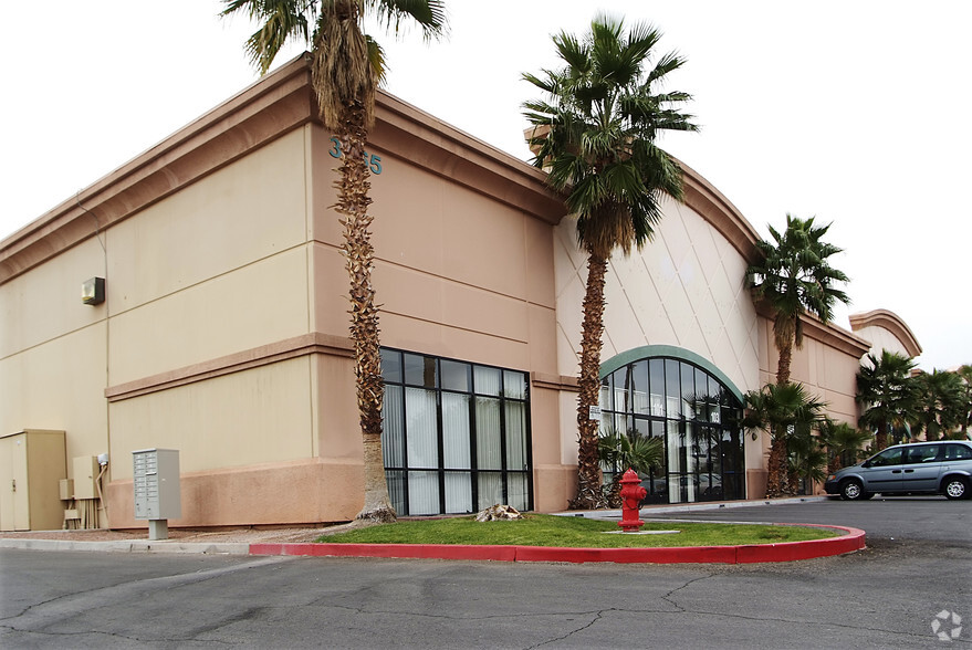 3565 E Post Rd, Las Vegas, NV for lease - Building Photo - Image 3 of 5