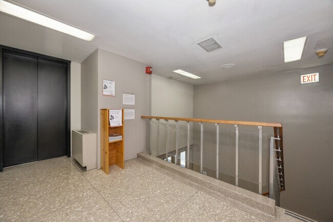 Plus de détails pour 400 E Randolph St, Chicago, IL - Multi-résidentiel à vendre