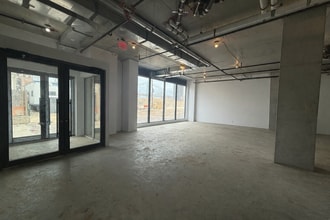 4-34 26th Ave, Astoria, NY à louer Photo intérieure- Image 2 de 6