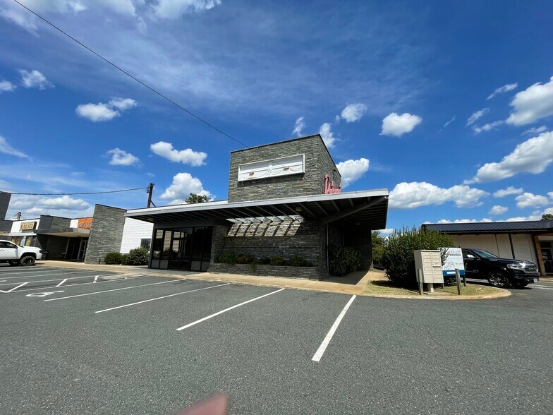 4535 S Amherst Hwy, Madison Heights, VA à louer - Photo du bâtiment - Image 3 de 5