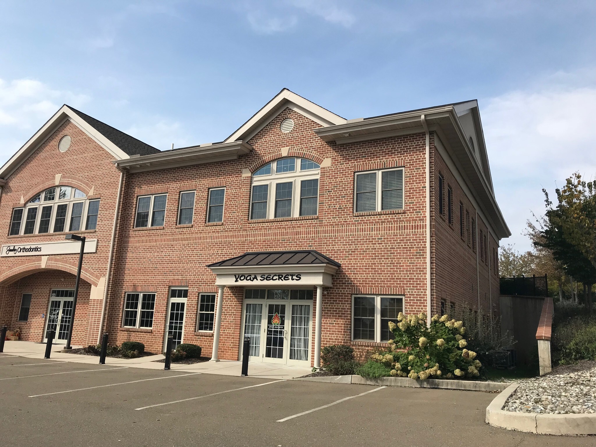 400 Old Forge Ln, Kennett Square, PA for lease Primary Photo- Image 1 of 11