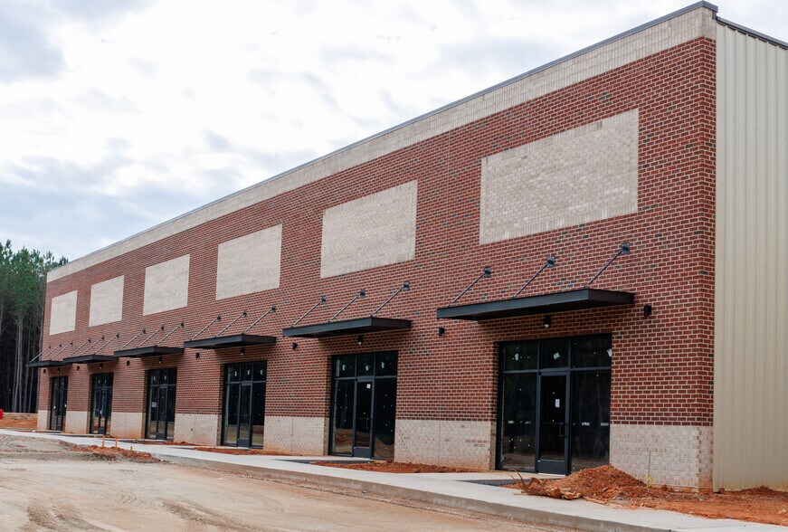 35 Cascade Ct, Youngsville, NC à louer - Photo du bâtiment - Image 2 de 23