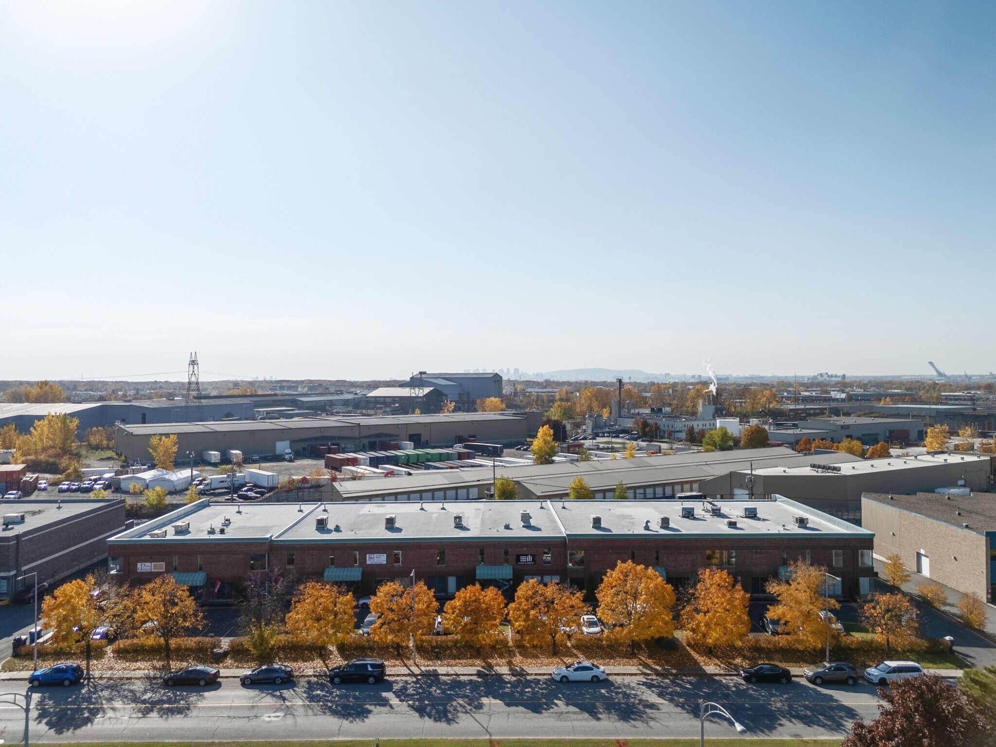 874-896 Rue Jean-Neveu, Longueuil, QC for lease Building Photo- Image 1 of 17