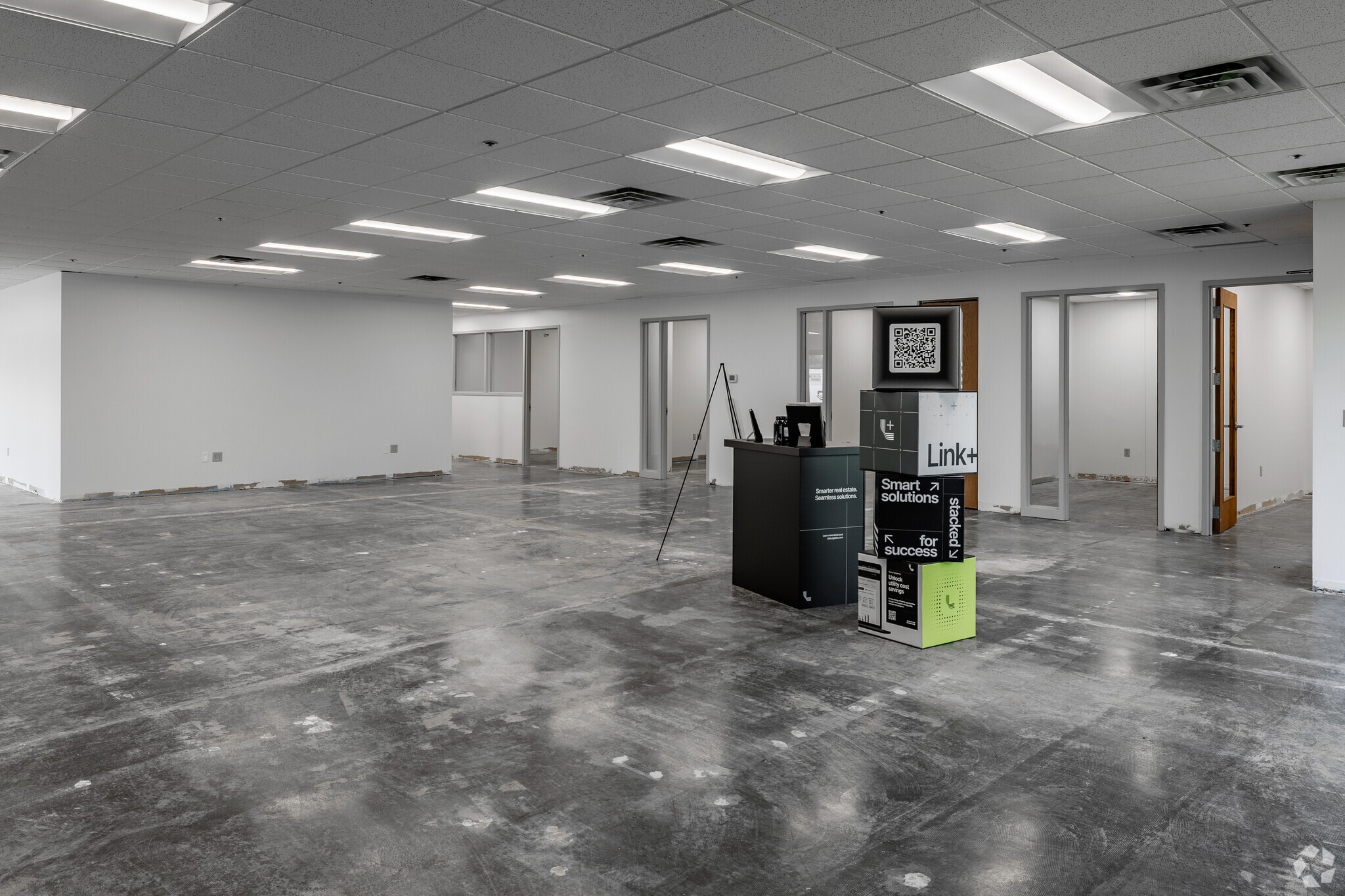 1301 Corporate Center Dr, Eagan, MN for lease Interior Photo- Image 1 of 6
