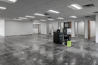 1301 Corporate Center Dr, Eagan, MN for lease Interior Photo- Image 1 of 6