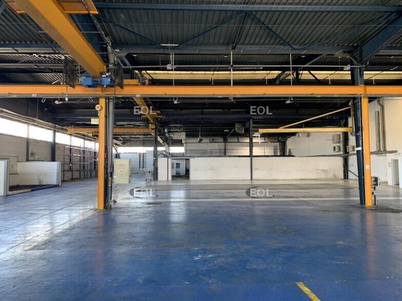Flex in SAINT-OUEN-L'AUMONE for lease - Interior Photo - Image 3 of 5
