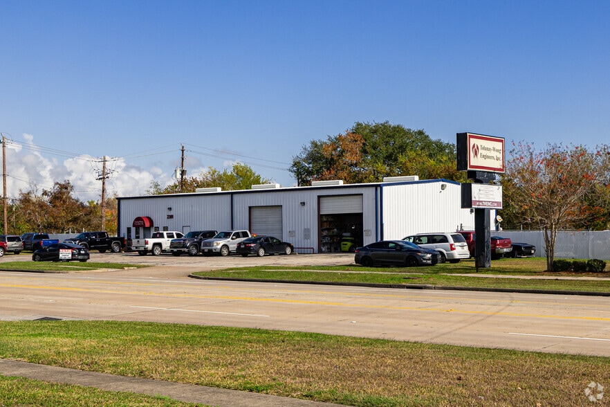 2301 Underwood Rd, La Porte, TX for lease - Primary Photo - Image 1 of 4