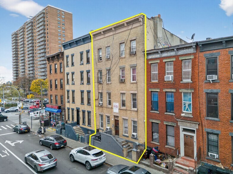 190 Rockaway Ave, Brooklyn, NY à vendre - Photo du bâtiment - Image 2 de 10