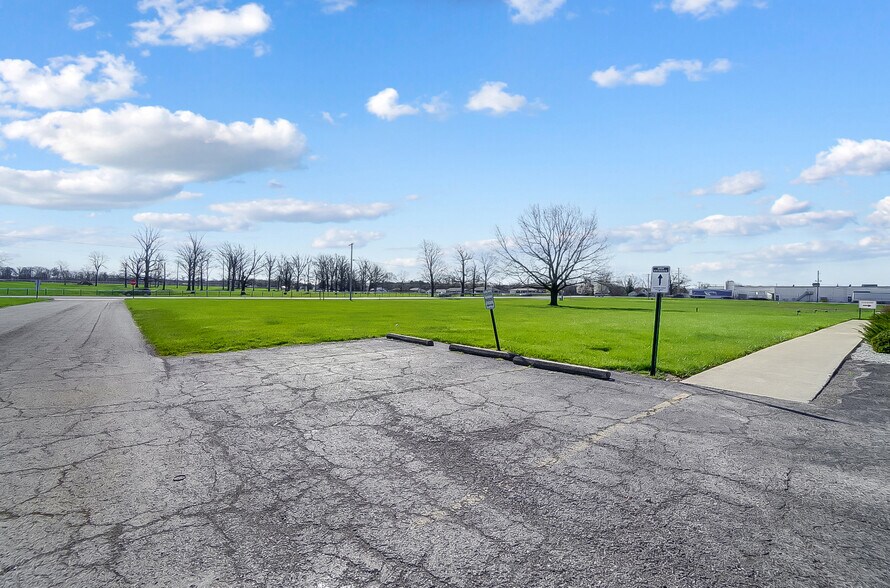 2025 E 4th St, Lima, OH à louer - Photo du bâtiment - Image 3 de 55