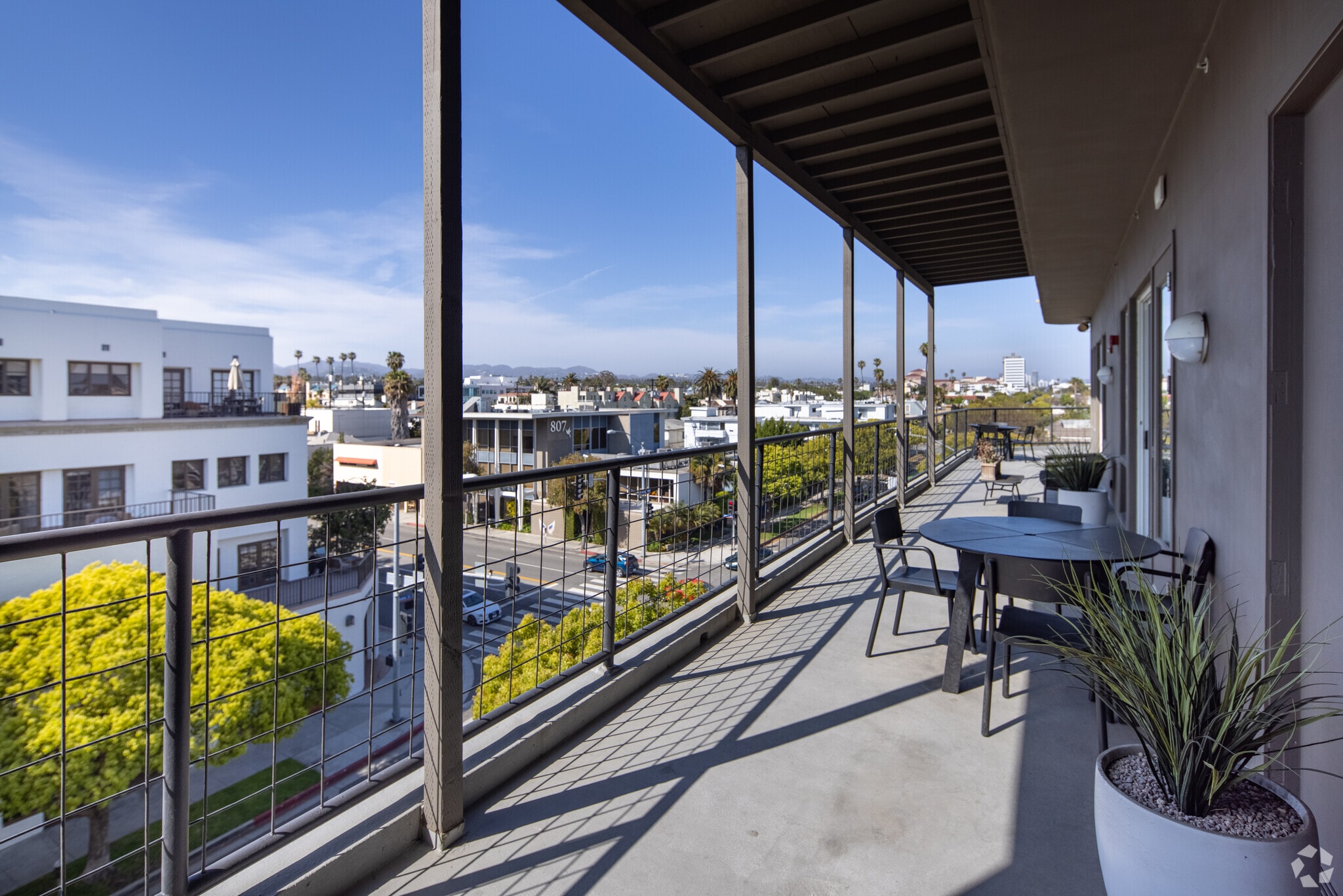 730 Arizona Ave, Santa Monica, CA à louer Photo intérieure- Image 1 de 1