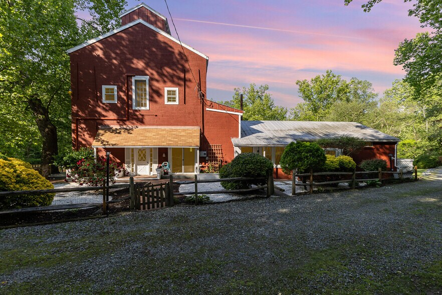 6908 S Roxbury Mill Rd, Spotsylvania, VA à vendre - Photo principale - Image 1 de 33