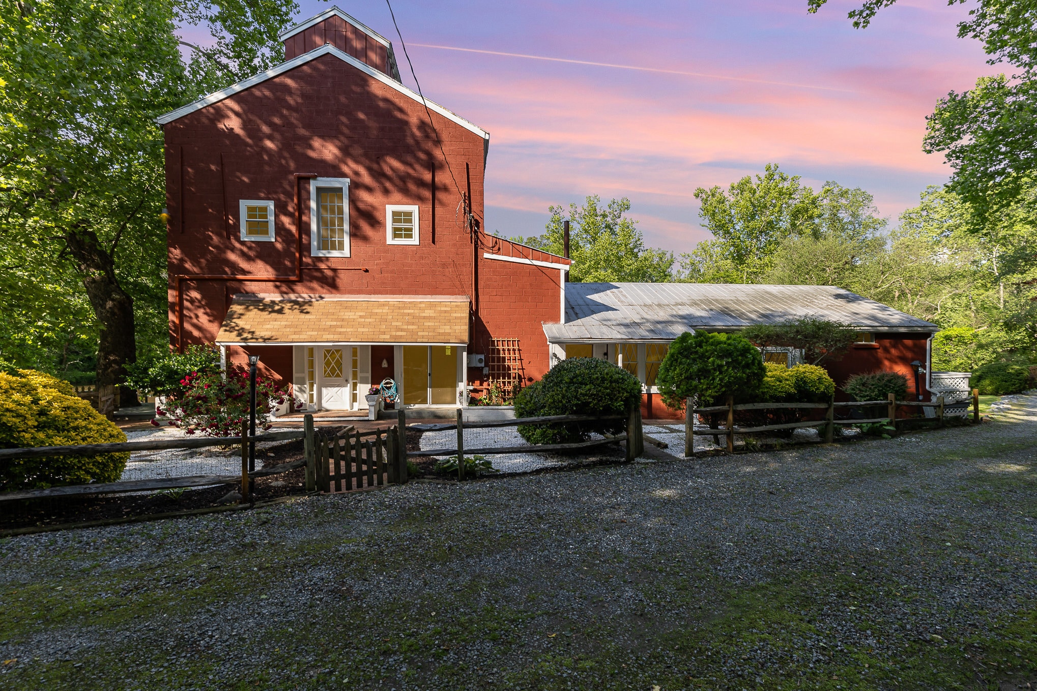 6908 S Roxbury Mill Rd, Spotsylvania, VA for sale Primary Photo- Image 1 of 34