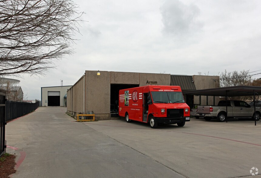 2206 Joe Field Rd, Dallas, TX for sale - Building Photo - Image 2 of 8