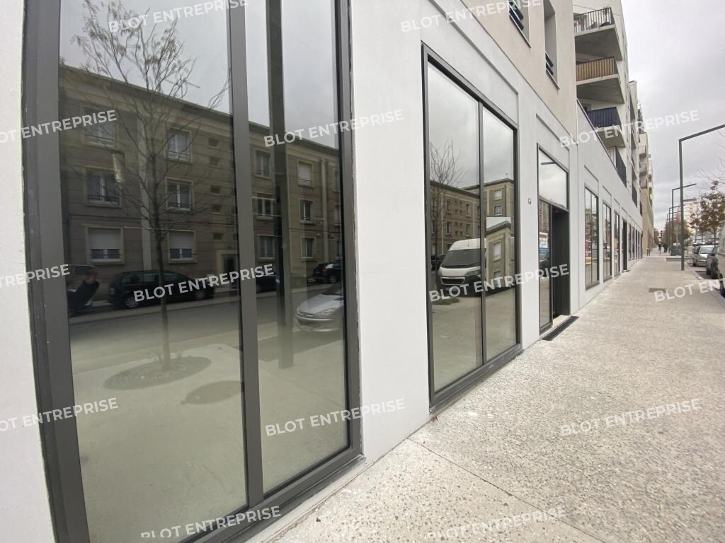 Office in Lorient for sale Building Photo- Image 1 of 5