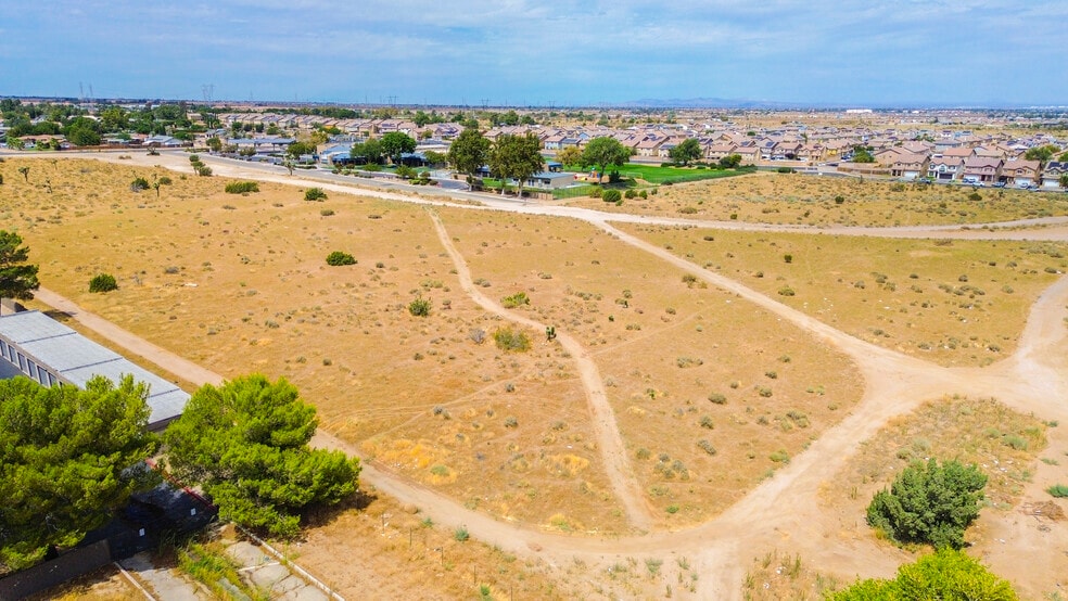 Topaz Avenue, Hesperia, CA for sale - Building Photo - Image 3 of 12