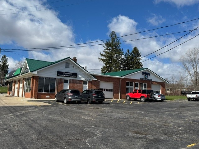 554 Water St, Chardon, OH à vendre - Photo du bâtiment - Image 2 de 7