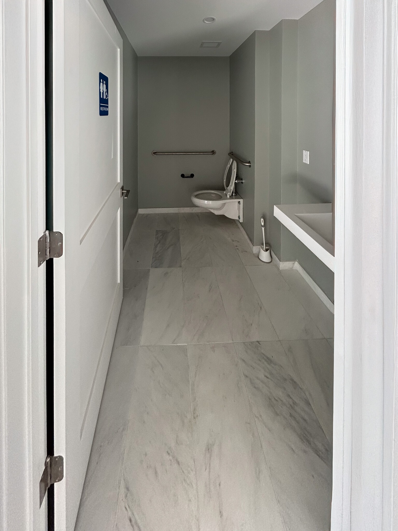 927 Atlantic Ave, Brooklyn, NY for lease Interior Photo- Image 1 of 2