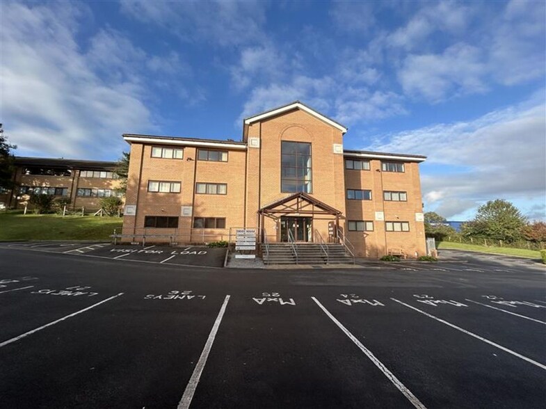 61 Longbridge Rd, Plymouth à louer - Photo du bâtiment - Image 2 de 5