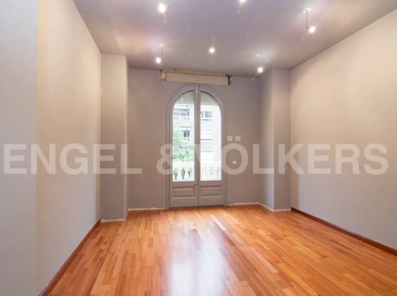 Office in Barcelona, Barcelona for sale - Interior Photo - Image 3 of 5