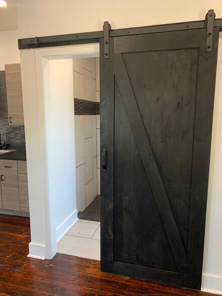 1515 E Market St, New Albany, IN for lease - Building Photo - Image 2 of 7