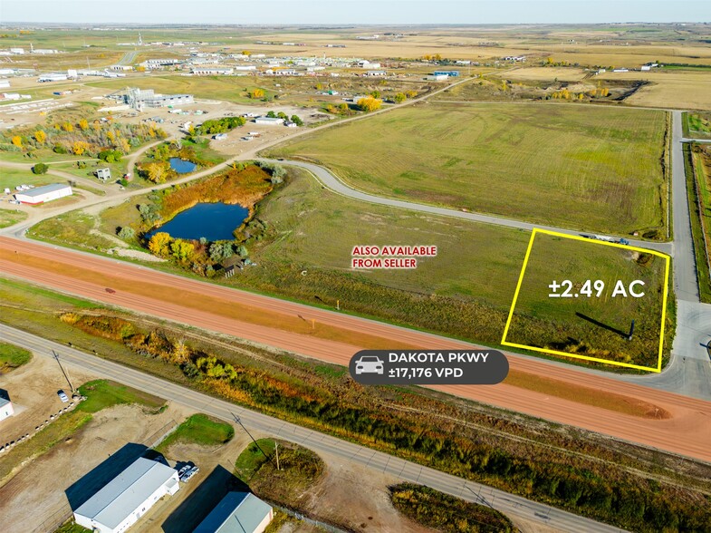 2.49 ac adj to 5922 Dakota Pkwy W, Williston, ND à vendre - Photo du bâtiment - Image 2 de 11