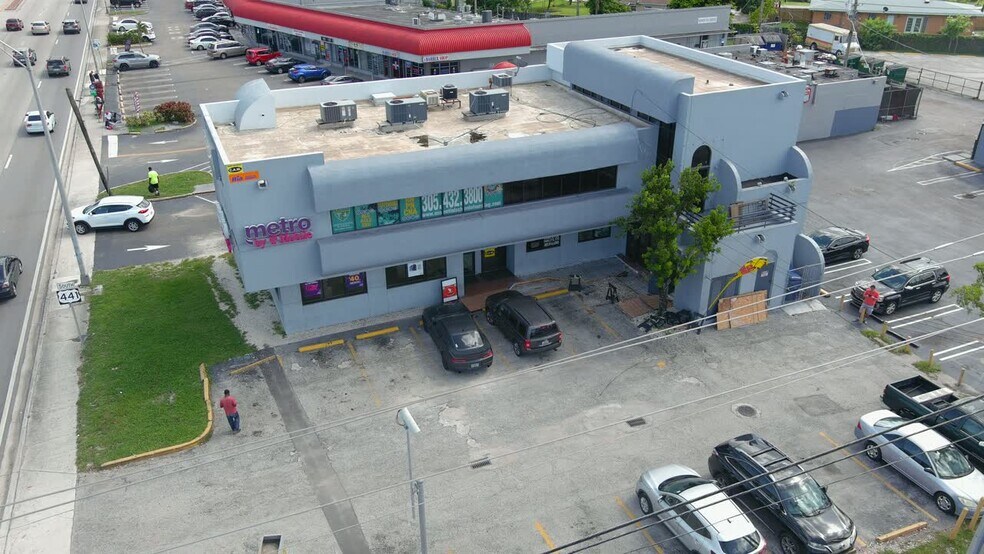 18250 NW 2nd Ave, Miami, FL à vendre - Vid o sur l inscription commerciale - Image 2 de 20