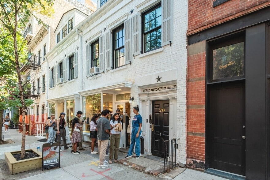 18 Christopher St, New York, NY for sale - Building Photo - Image 2 of 3