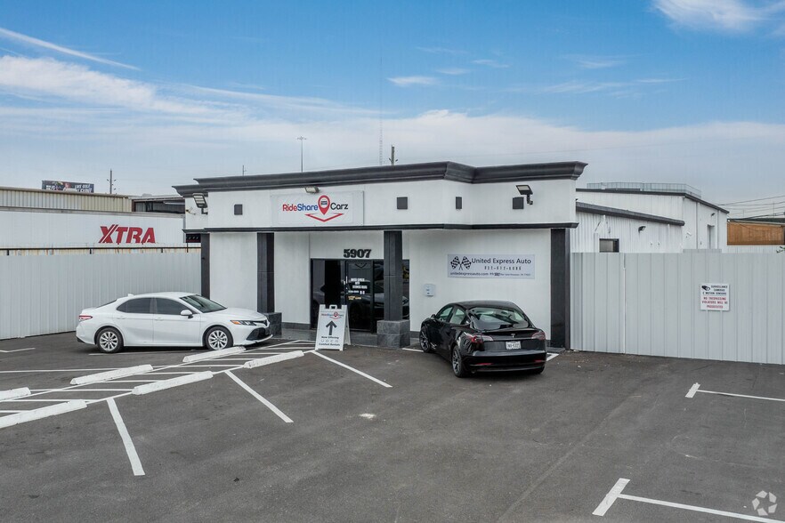 5907 Star Ln, Houston, TX à louer - Photo du bâtiment - Image 2 de 5