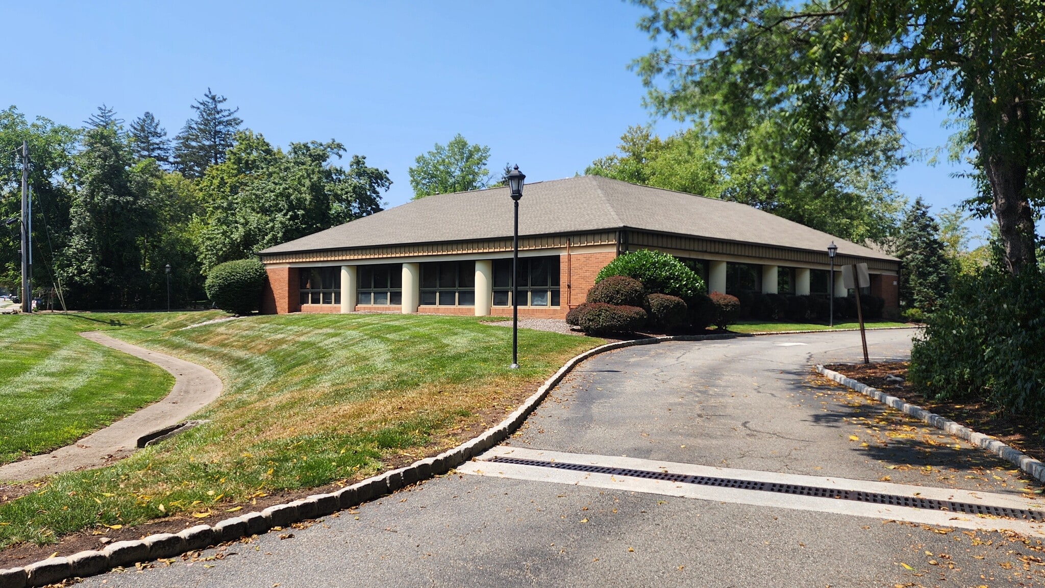17 Hanover Rd, Florham Park, NJ for sale Building Photo- Image 1 of 16