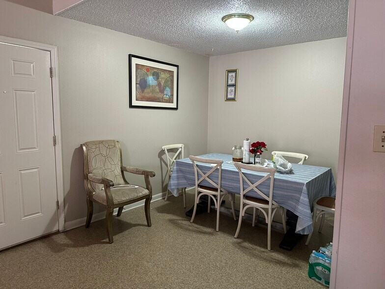 8828 GSRI ave, Baton Rouge, LA à vendre - Photo du bâtiment - Image 2 de 6