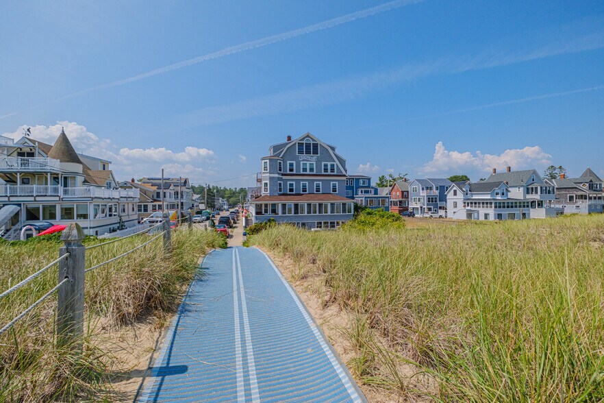 2 Colby Ave, Old Orchard Beach, ME à vendre - Photo du bâtiment - Image 2 de 26
