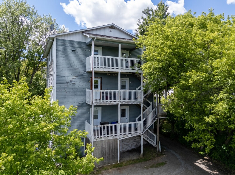 338 Rue Brooks, Sherbrooke, QC for sale - Building Photo - Image 2 of 16