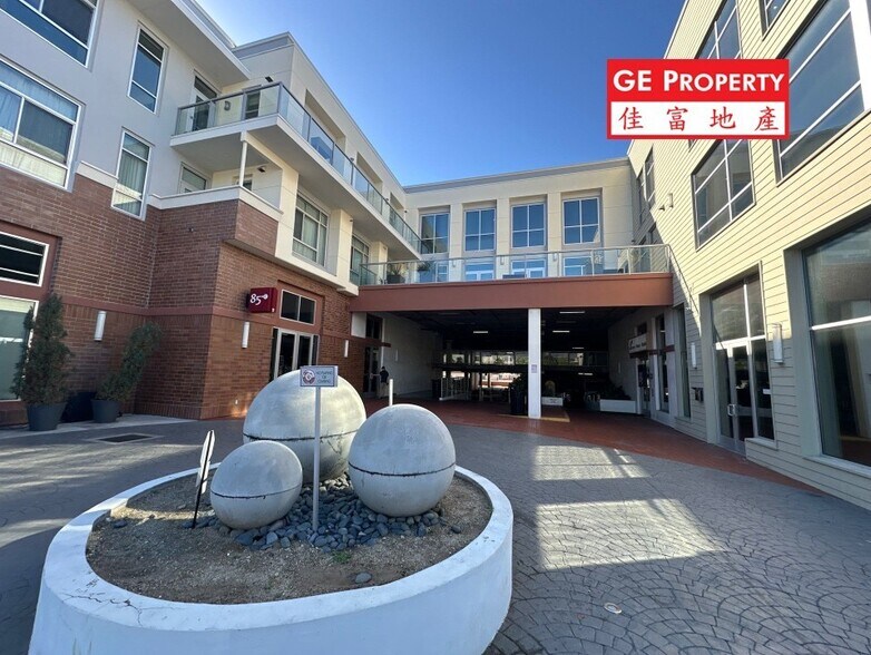 56 E Duarte Rd, Arcadia, CA à louer - Photo du bâtiment - Image 3 de 14