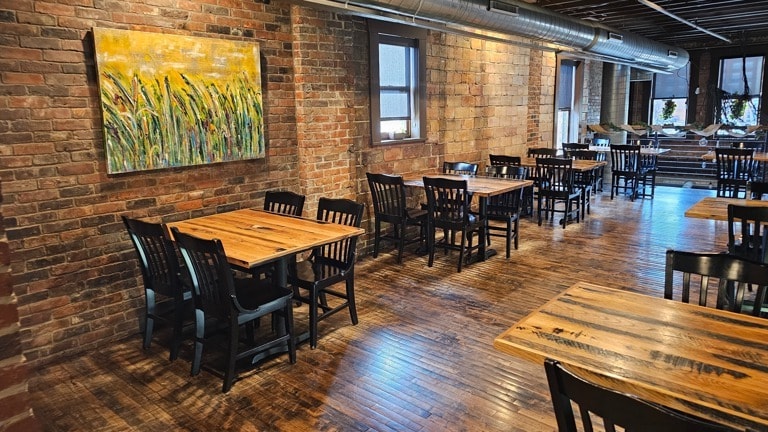 437 Ellicott St, Buffalo, NY à louer - Photo du bâtiment - Image 2 de 5