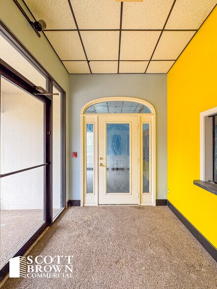 1103 Elm, Denton, TX à louer - Photo du bâtiment - Image 3 de 5